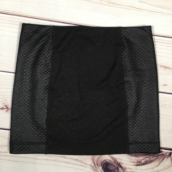 RACHEL ROY Black Quilted Mini Skirt Size 8 - Picture 1 of 6